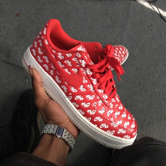 Nike on Nike Nike’s - Picture 2 of 2